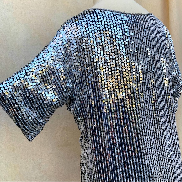 VINTAGE Silver Sequin Bead Metallic Disco Ball Top - Picture 6 of 9